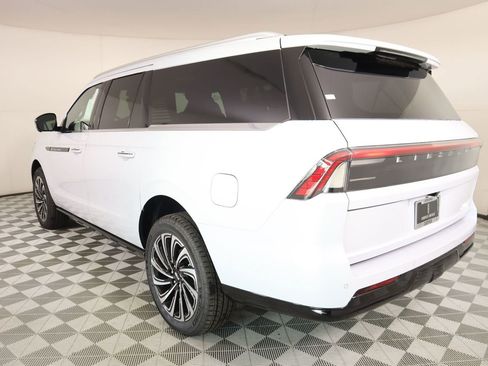 New 2026 Lincoln Navigator L Black Label AWD/4WD image 23