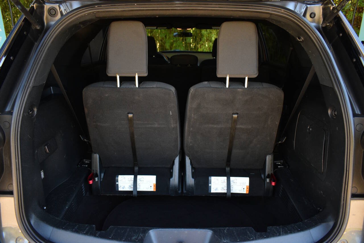 Used 2019 Ford Explorer XLT FWD image 11