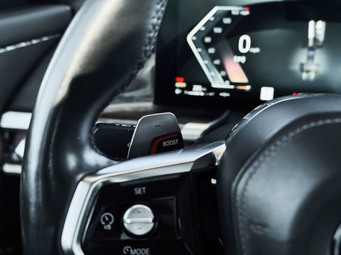 Used 2024 BMW 740i w/ Premium Package RWD image 31