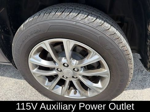 Used 2021 Jeep Cherokee Latitude Lux w/ Comfort/Convenience Group FWD image 13