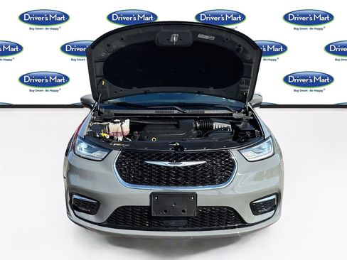 Used 2023 Chrysler Pacifica Touring-L FWD image 33