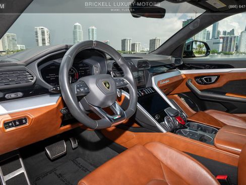 Used 2019 Lamborghini Urus AWD/4WD image 6
