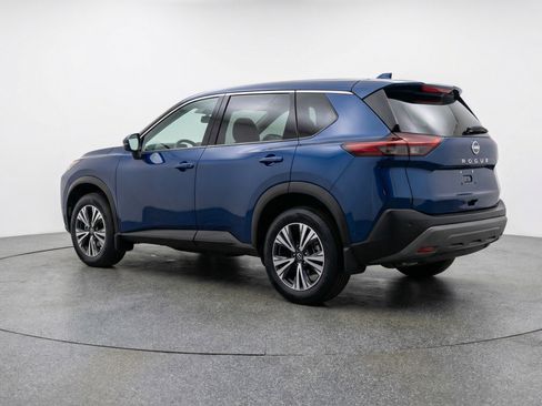 Used 2025 Nissan Rogue SV image 6