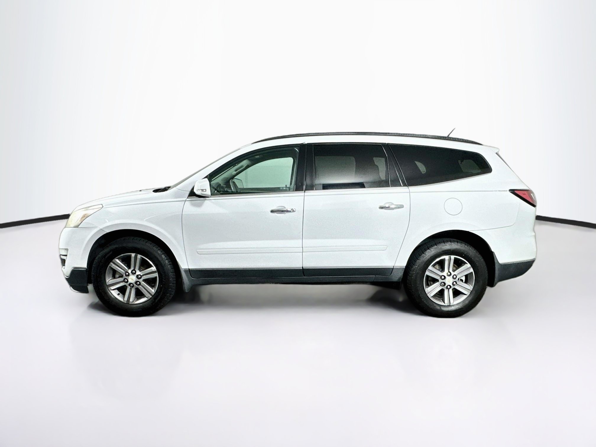 Used 2016 Chevrolet Traverse LT FWD image 4