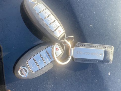 Used 2020 Nissan Armada SL w/ Premium Package image 9