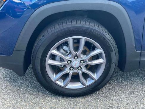 Used 2022 GMC Terrain SLT w/ Tech Package image 6