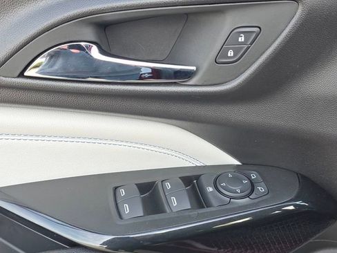 Used 2025 Chevrolet Trax LT w/ LT Convenience Package image 24