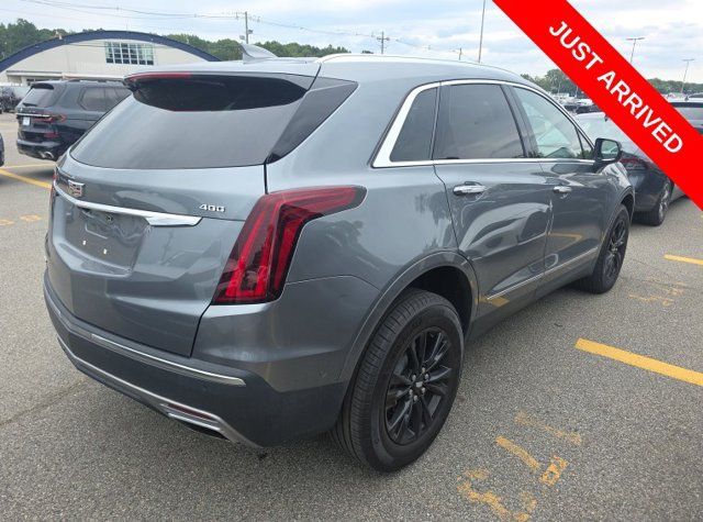 Used 2021 Cadillac XT5 Premium Luxury AWD/4WD image 2