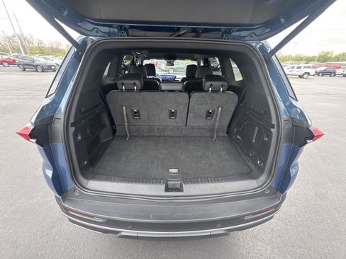 Used 2025 Buick Enclave Preferred AWD/4WD image 13