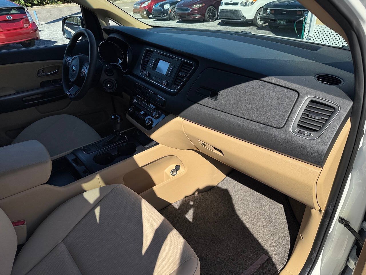 Used 2016 Kia Sedona LX FWD image 20