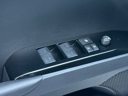 New 2026 Toyota Camry Hybrid FWD image 11
