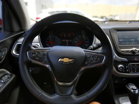 Used 2018 Chevrolet Equinox LT image 6