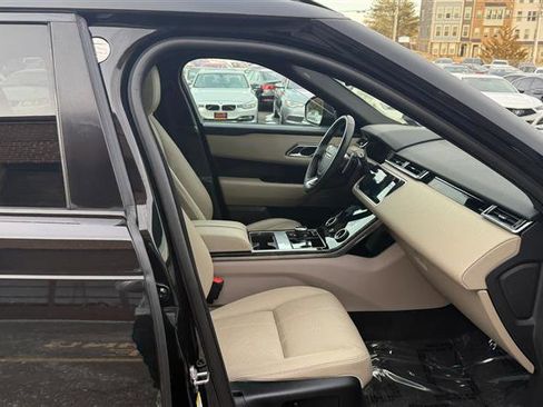 Used 2018 Land Rover Range Rover Velar R-Dynamic SE image 9