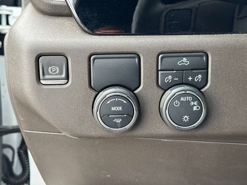 Used 2022 Chevrolet Silverado 1500 LT RWD image 32