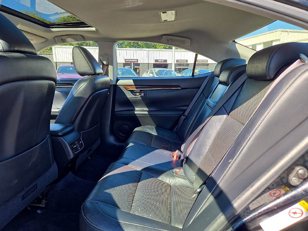Used 2014 Lexus ES 350 w/ Luxury Package FWD image 11