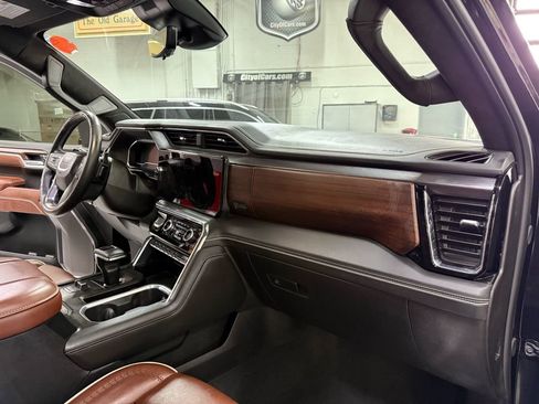 Used 2025 GMC Sierra 1500 Denali Ultimate image 18