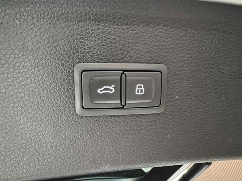 Used 2021 Audi Q5 e Premium w/ Convenience Package AWD/4WD image 12