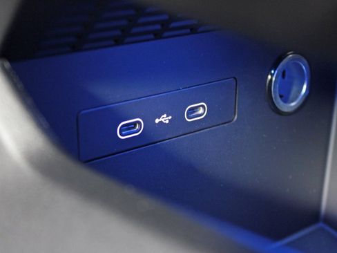 Used 2025 Porsche Macan Turbo Electric image 31