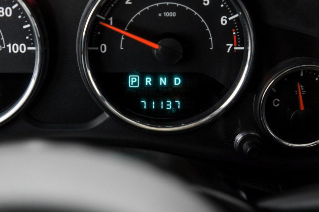 Used 2012 Jeep Wrangler Sahara AWD/4WD image 17