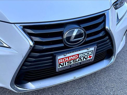 Used 2018 Lexus IS 300 AWD image 28