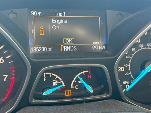 Used 2017 Ford Escape SE FWD image 14