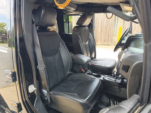 Used 2013 Jeep Wrangler Unlimited Sport AWD/4WD image 11