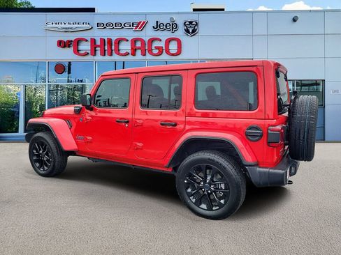 Certified 2025 Jeep Wrangler Unlimited Sahara w/ Safety Group AWD/4WD image 3