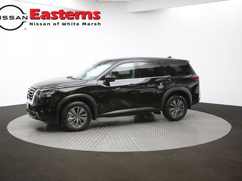 Used 2025 Nissan Pathfinder S image 56