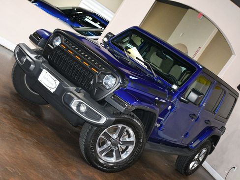 Used 2018 Jeep Wrangler Unlimited Sahara AWD/4WD image 78