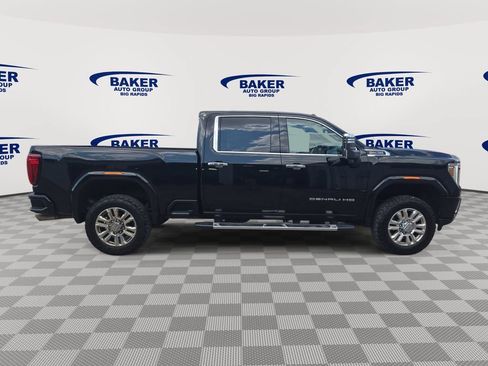 Used 2022 GMC Sierra 3500 Denali w/ Denali Ultimate Package AWD/4WD image 2