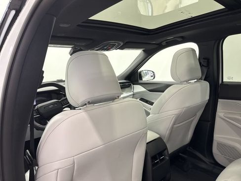 New 2026 Jeep Cherokee Limited AWD/4WD image 19