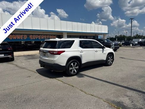 Used 2018 Chevrolet Traverse LT AWD/4WD image 3