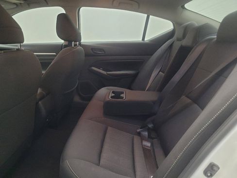 Used 2023 Nissan Altima 2.5 SV FWD image 18