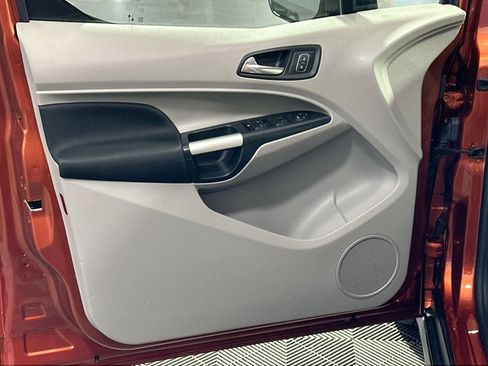 Used 2022 Ford Transit Connect XLT image 15