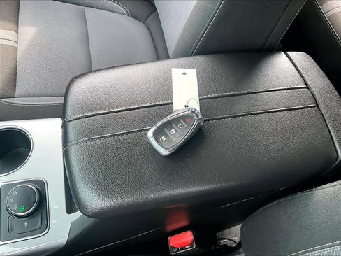 Used 2023 Chevrolet Blazer LT image 31