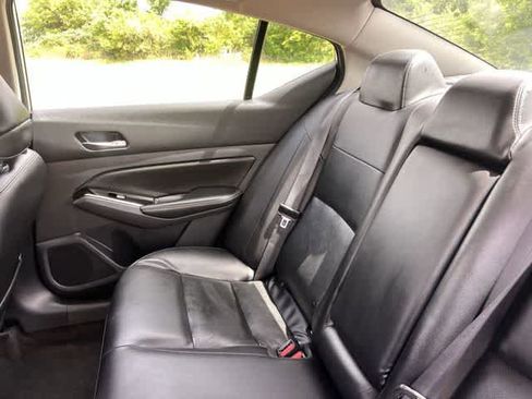 Used 2023 Nissan Altima 2.5 SL FWD image 14