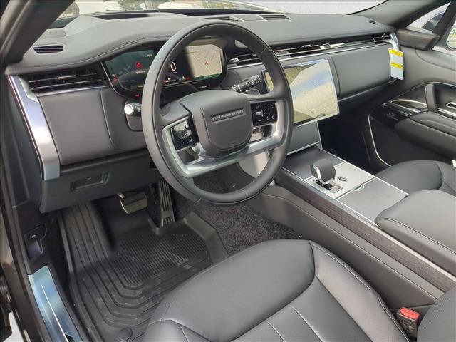 New 2026 Land Rover Range Rover Long Wheelbase SE AWD/4WD image 3