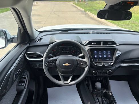 Used 2023 Chevrolet TrailBlazer LT w/ Convenience Package FWD image 40