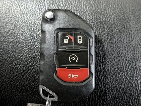Used 2020 Jeep Gladiator Mojave w/ LED Lighting Group AWD/4WD image 31