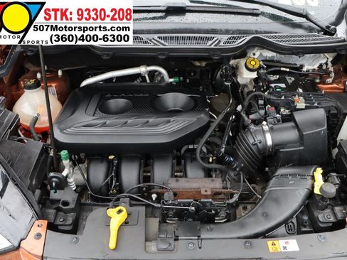 Used 2020 Ford EcoSport SE w/ SE Convenience Package image 24