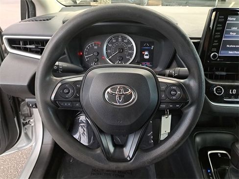 Used 2022 Toyota Corolla LE image 25
