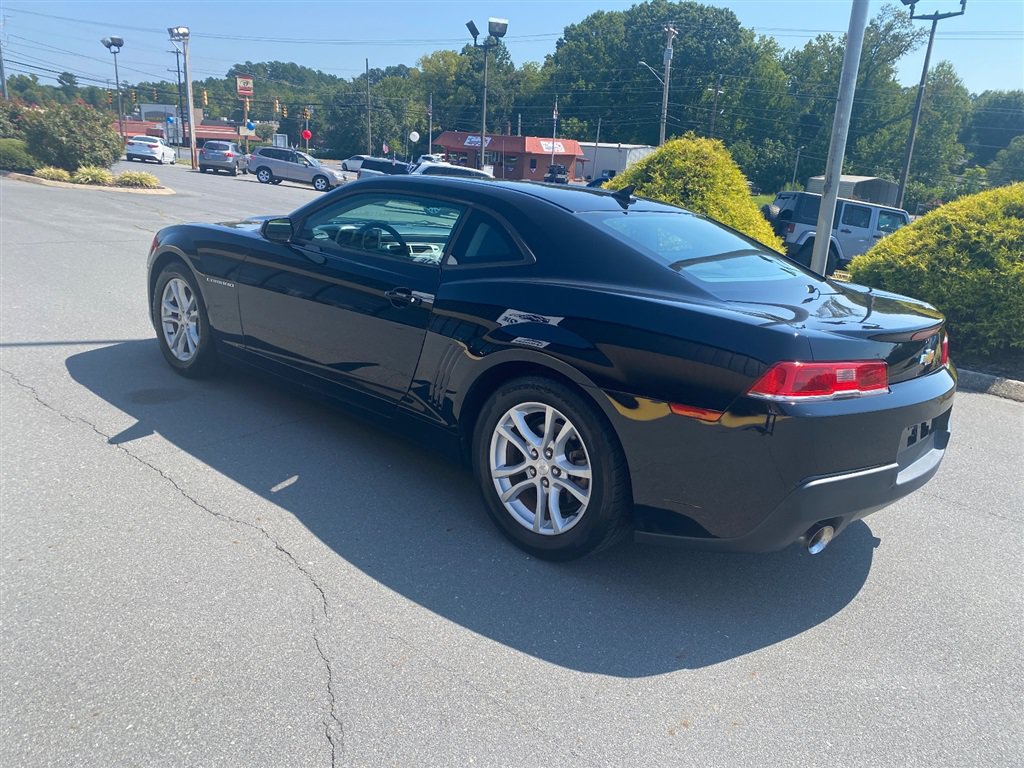 Used 2015 Chevrolet Camaro LS RWD image 4