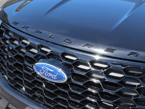 New 2025 Ford Explorer ST-Line image 9