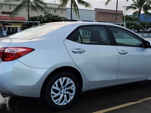 Used 2018 Toyota Corolla LE FWD image 6