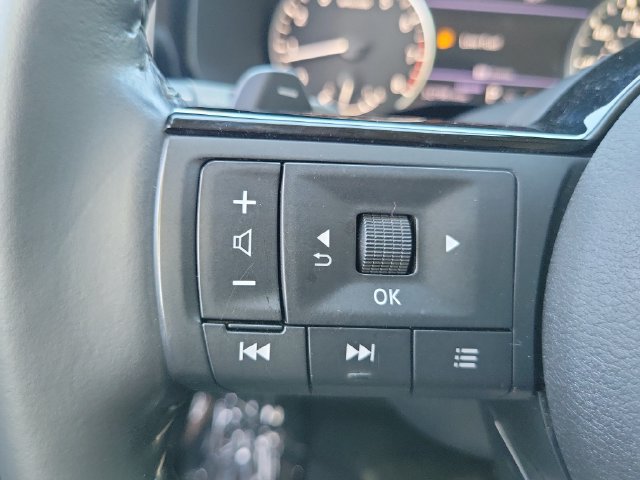 Used 2023 Nissan Pathfinder SL w/ Lighting Package (N92) FWD image 6