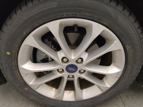 Used 2020 Ford Fusion SE FWD image 31