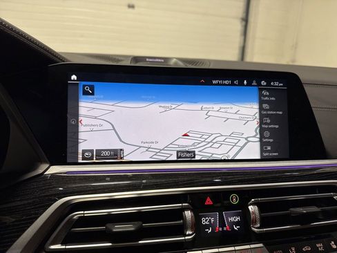 Used 2022 BMW X7 M50i image 17