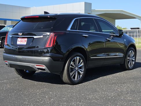 Used 2021 Cadillac XT5 Premium Luxury FWD image 4