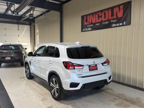 Used 2023 Mitsubishi Outlander Sport ES image 3