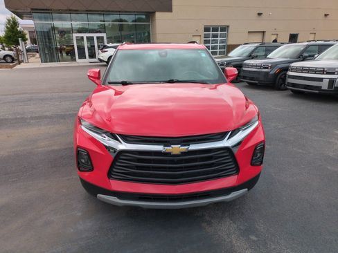 Used 2022 Chevrolet Blazer LT w/ Sound & Technology Package FWD image 2